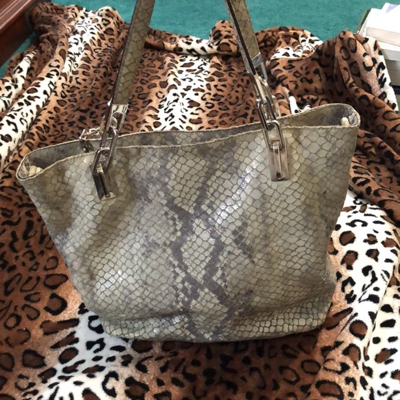 Michael Kors purse - Picture 2 of 5